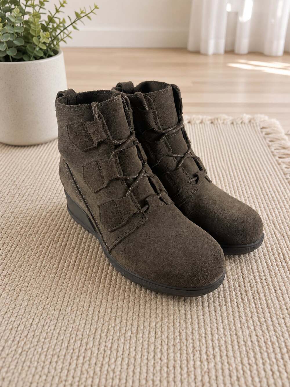 Sorel Evie Lace Waterproof Suede Wedge Ankle Booties Brown Women’s Size 8
